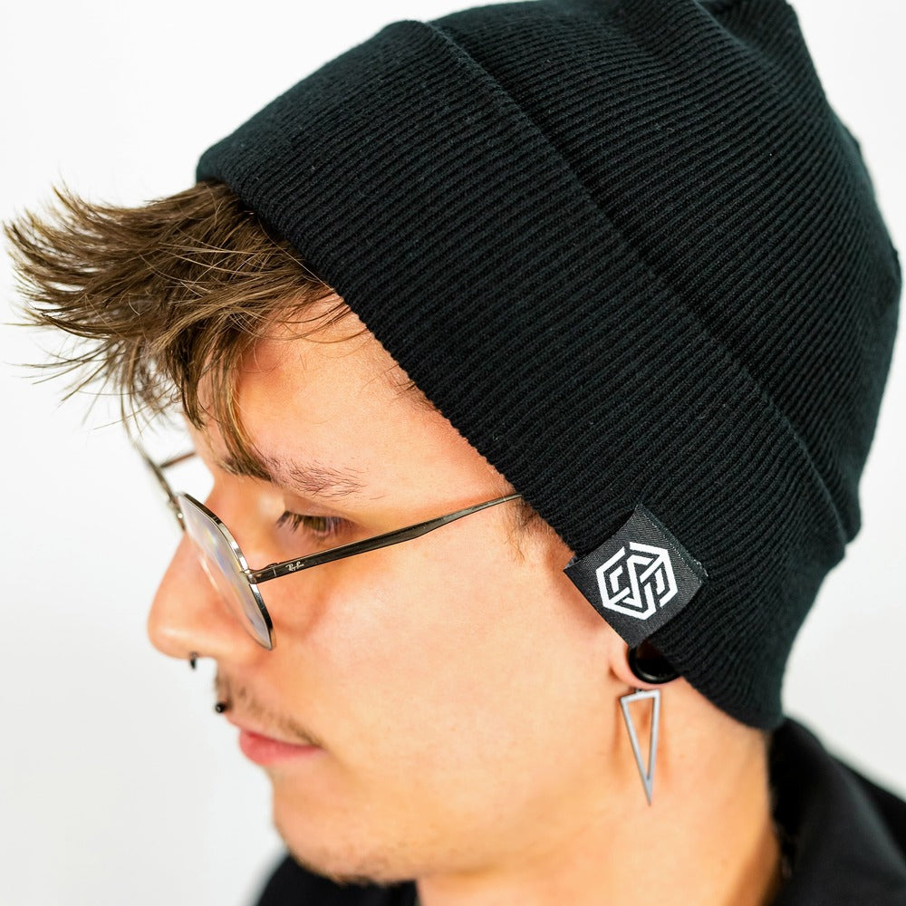 Being Human 'Stripe' recycled Beanie (schwarz)
