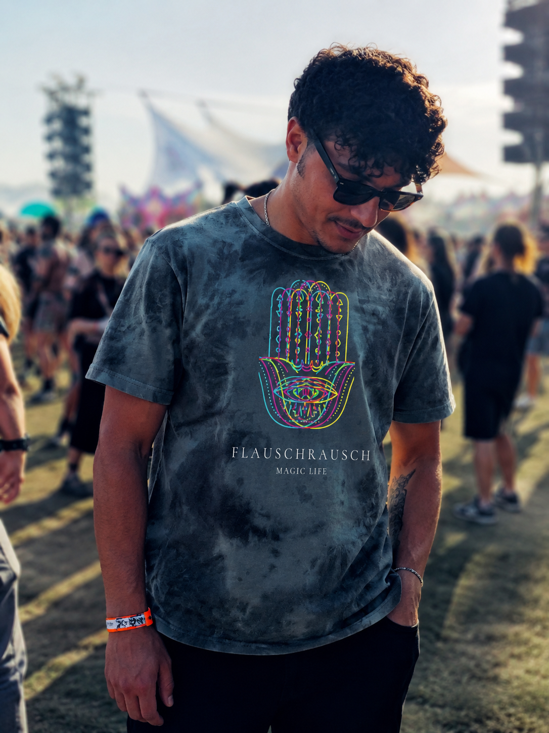 Flauschrausch Magic Life Tie Dye Shirt mit Hamsa Print