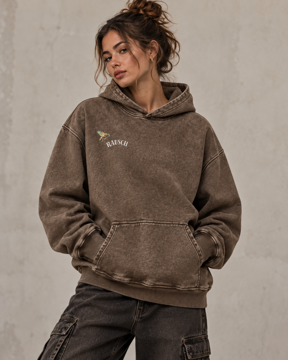 Love the Bee – Heavy Washed Oversize Hoodie