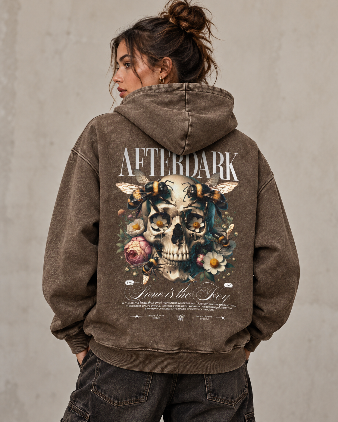 Love the Bee – Heavy Washed Oversize Hoodie